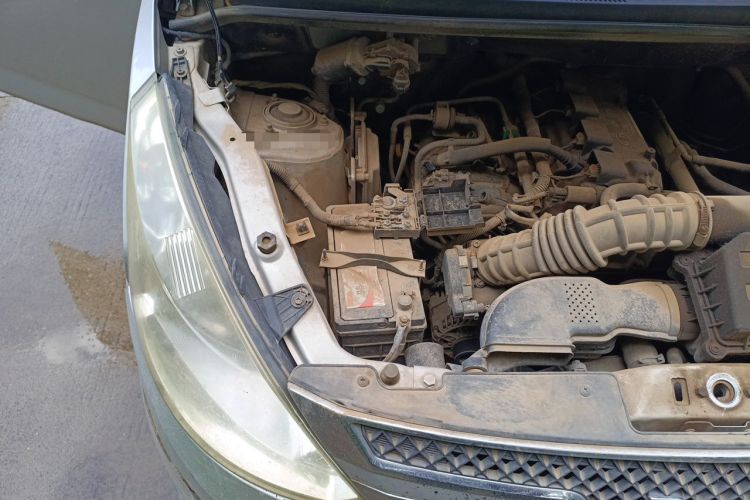 Used Wuling Rongguang V 2018 1.5L Standard Version Engine Bay Right