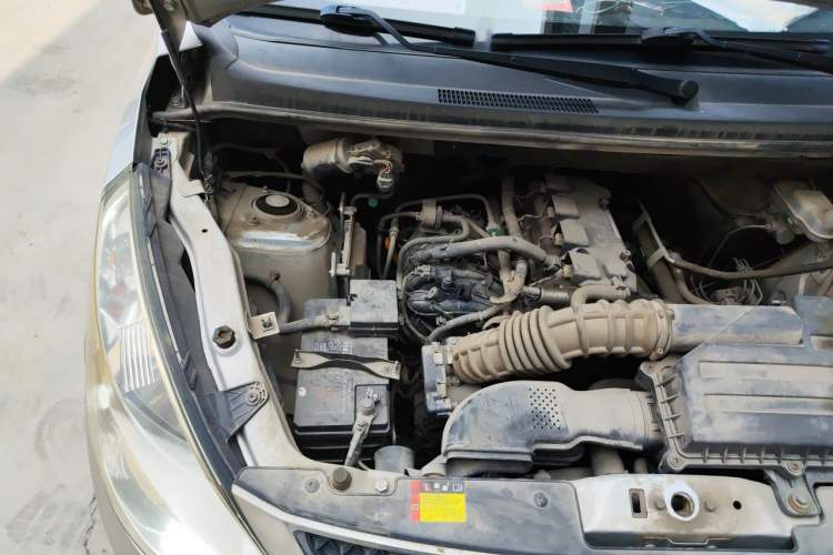 Used Wuling Rongguang V 2018 1.5L Standard Version Engine Bay Right