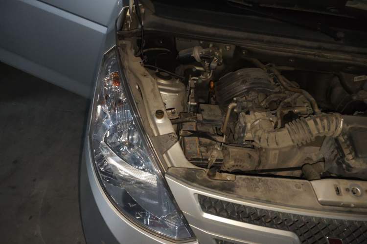 Used Wuling Rongguang V 2018 1.2L Practical Model Engine Bay Right