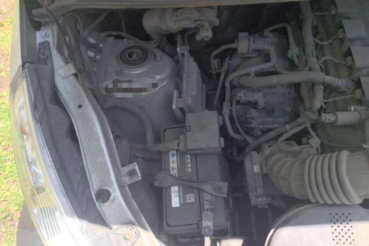 Used Wuling Rongguang V 2018 1.5L Standard Version Engine Bay Right