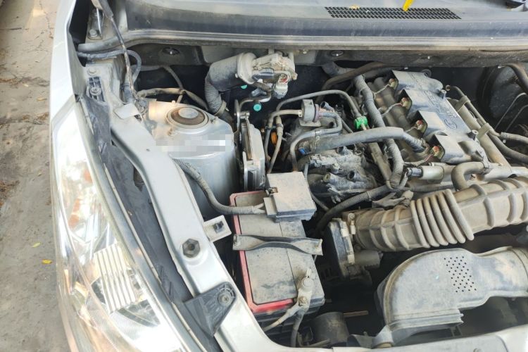 Used Wuling Rongguang V 2018 1.5L Standard Version Engine Bay Right