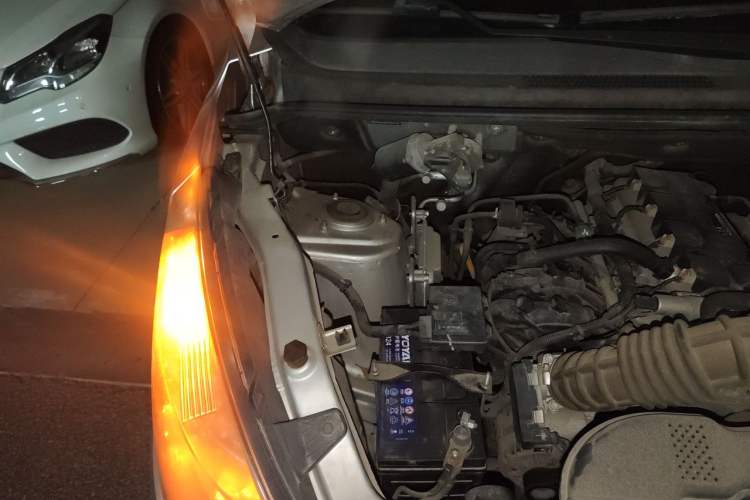 Used Wuling Rongguang V 2018 1.5L Standard Version Engine Bay Right