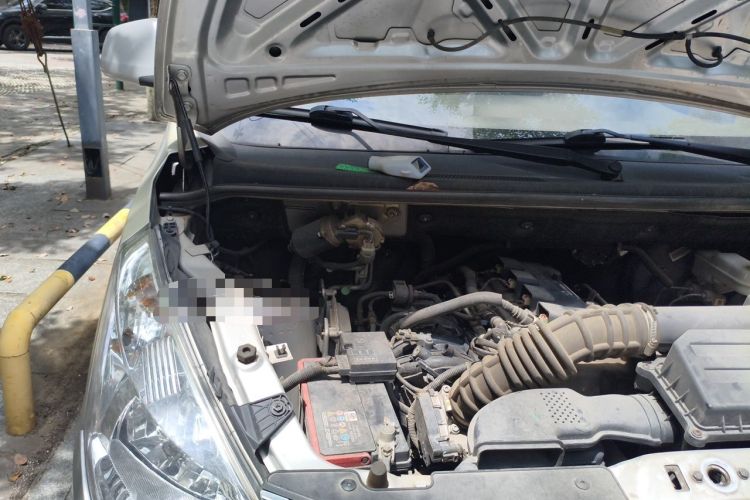 Used Wuling Rongguang V 2018 1.5L Standard Version Engine Bay Right