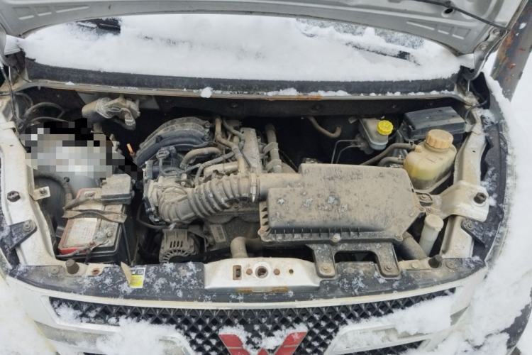 Used Wuling Rongguang V 2018 1.2L Practical Model Engine Bay