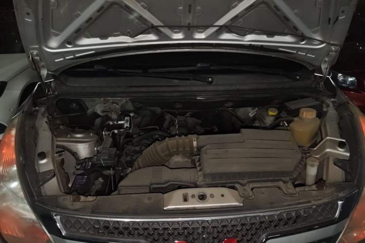 Used Wuling Rongguang V 2018 1.5L Standard Version Engine Bay