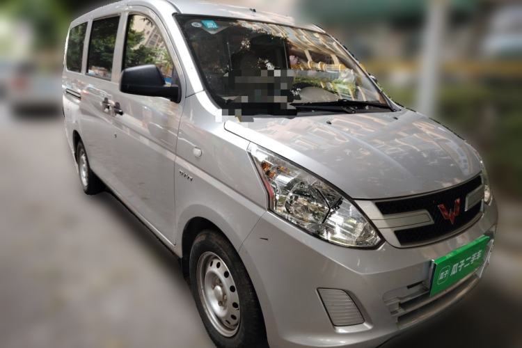 Used Wuling Rongguang V 2018 1.5L Practical Version Front Right 45 Deg