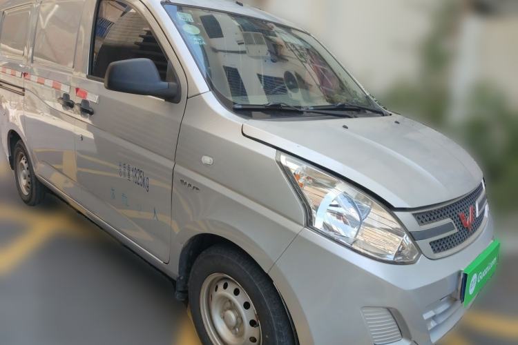 Used Wuling Rongguang V  Front Right 45 Deg