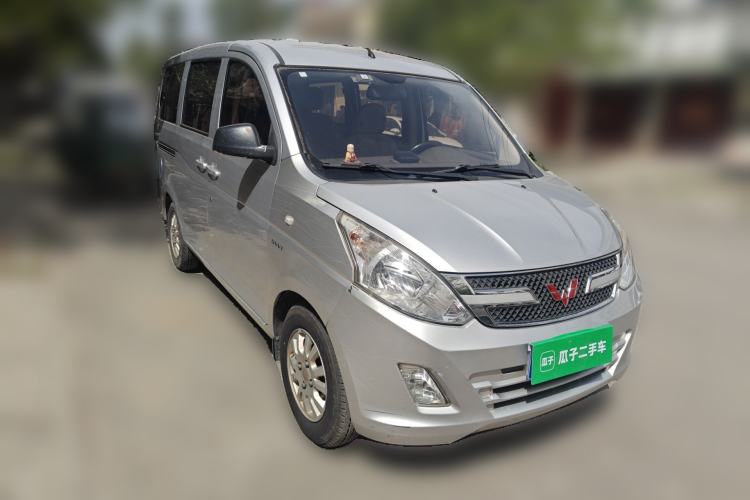 Used Wuling Rongguang V 2018 1.5L Standard Version Front Right 45 Deg