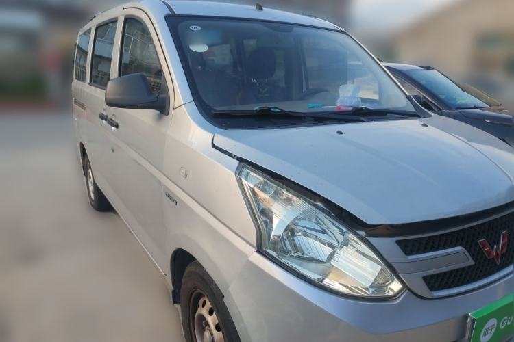 Used Wuling Rongguang V 2018 1.5L Practical Version Front Right 45 Deg
