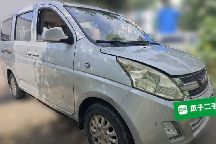Used Wuling Rongguang V 2018 1.5L Standard Version Front Right 45 Deg