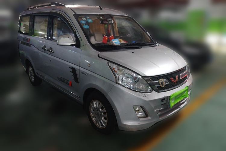 Used Wuling Rongguang V 2018 1.5L Standard Version Front Right 45 Deg