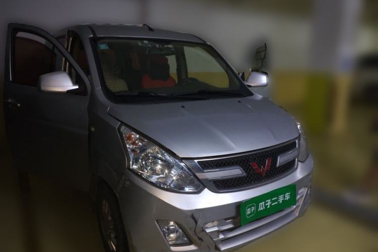 Used Wuling Rongguang V 2018 1.2L Standard Model Front Right 45 Deg