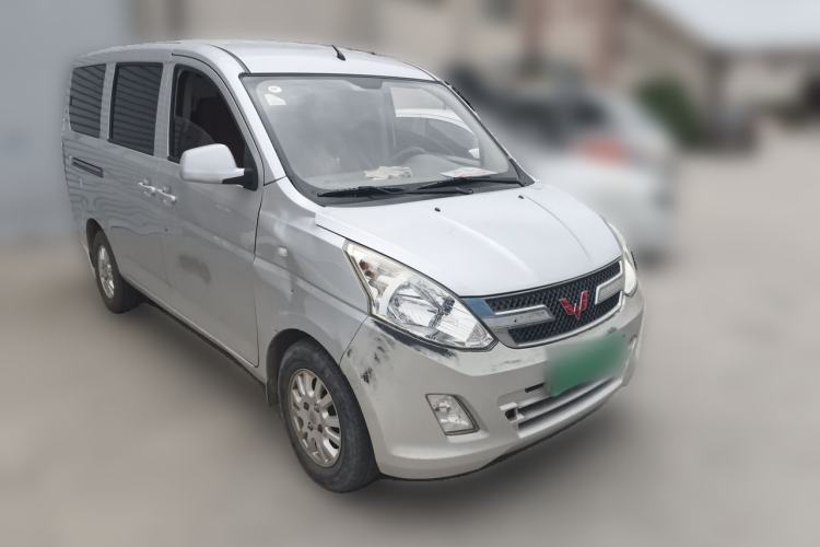 Used Wuling Rongguang V 2018 1.5L Standard Version Front Right 45 Deg