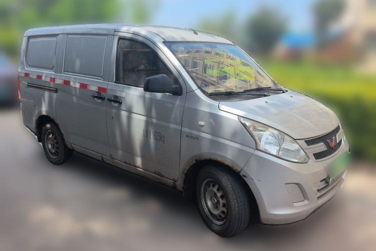 Used Wuling Rongguang V 2018 1.5L Practical Version Front Right 45 Deg