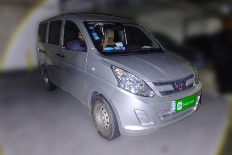 Used Wuling Rongguang V 2018 1.2L Practical Model Front Right 45 Deg