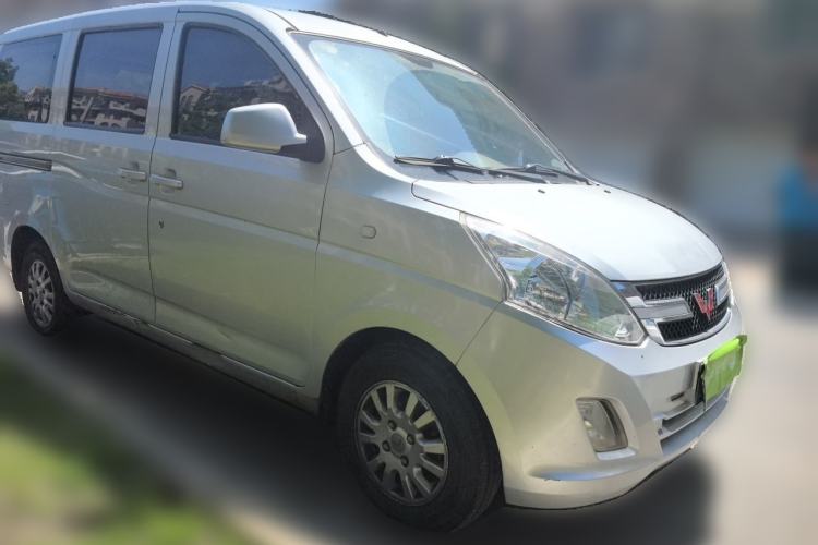 Used Wuling Rongguang V 2018 1.5L Standard Version Front Right 45 Deg