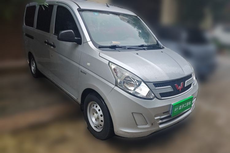 Used Wuling Rongguang V 2018 1.5L Practical Version Front Right 45 Deg