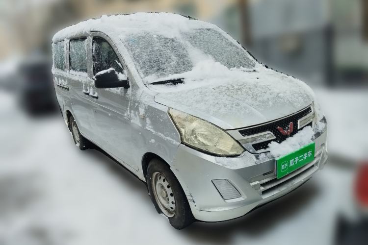 Used Wuling Rongguang V 2018 1.2L Practical Model Front Right 45 Deg