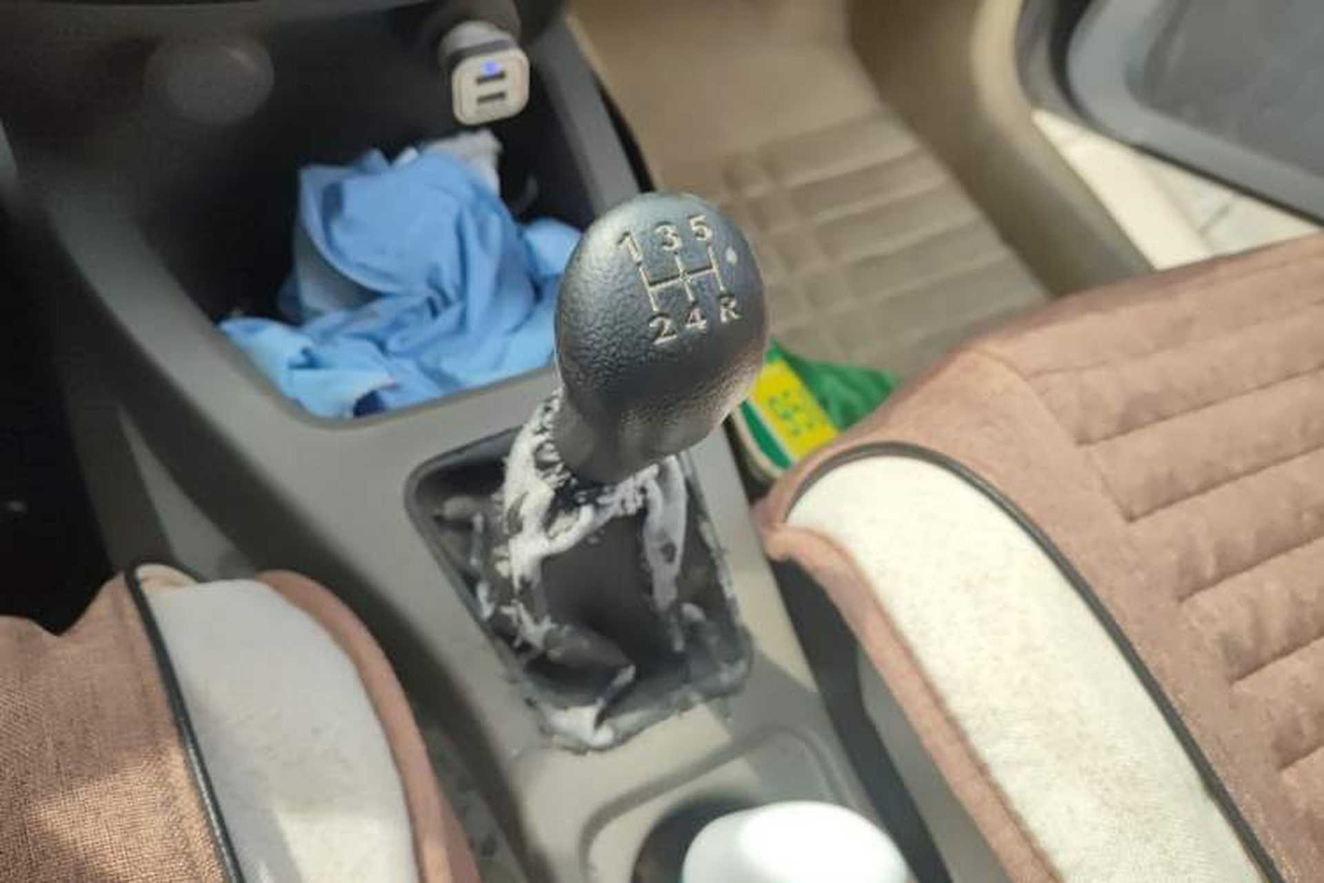 Used Wuling Rongguang V 2018 1.2L Practical Model Gear Lever