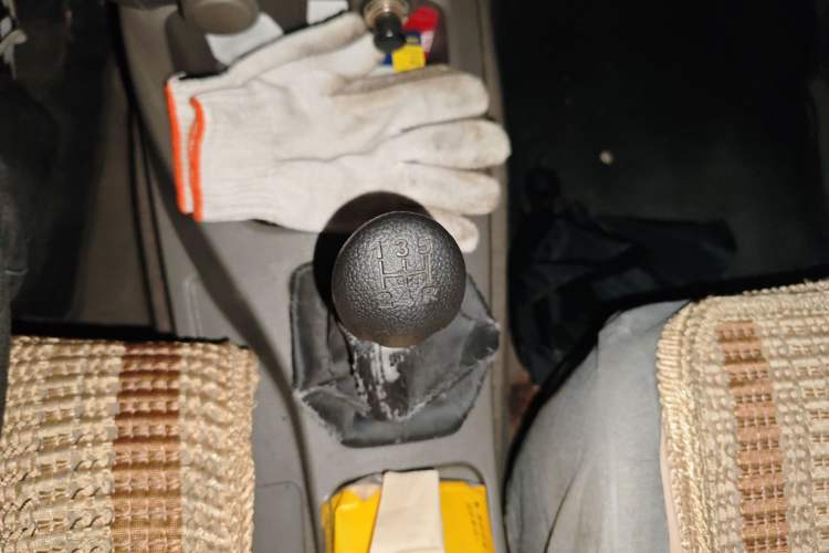 Used Wuling Rongguang V 2018 1.2L Practical Model Gear Lever