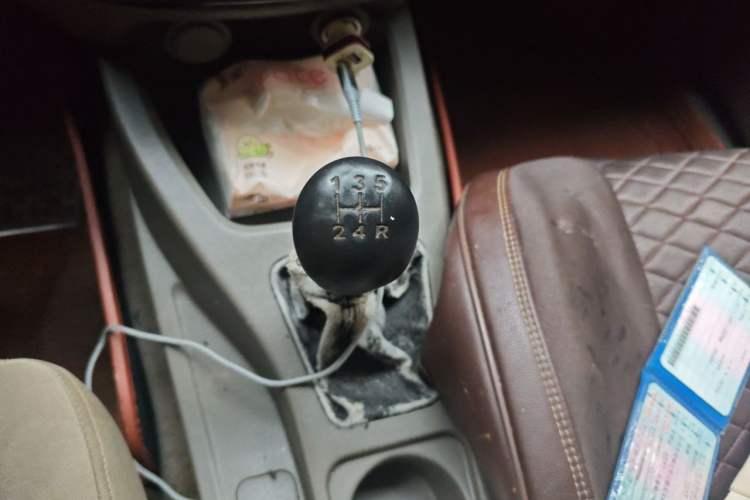 Used Wuling Rongguang V 2018 1.5L Practical Version Gear Lever