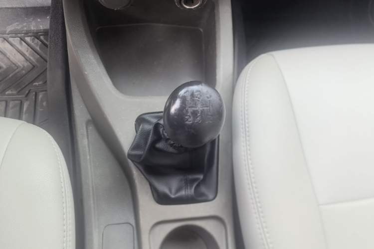 Used Wuling Rongguang V 2018 1.5L Practical Version Gear Lever
