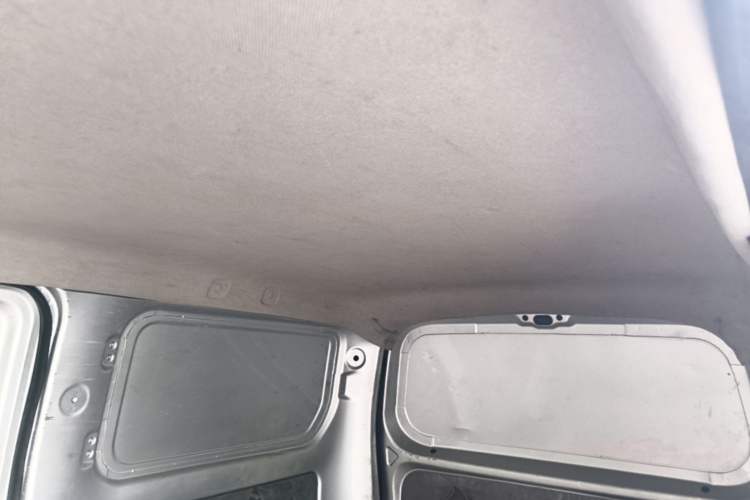 Used Wuling Rongguang V 2018 1.5L Practical Version Headliner