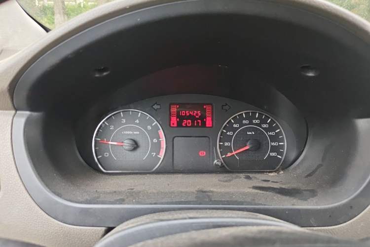 Used Wuling Rongguang V 2018 1.5L Practical Version Instrument Cluster