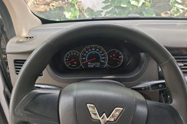 Used Wuling Rongguang V 2018 1.5L Standard Version Instrument Cluster