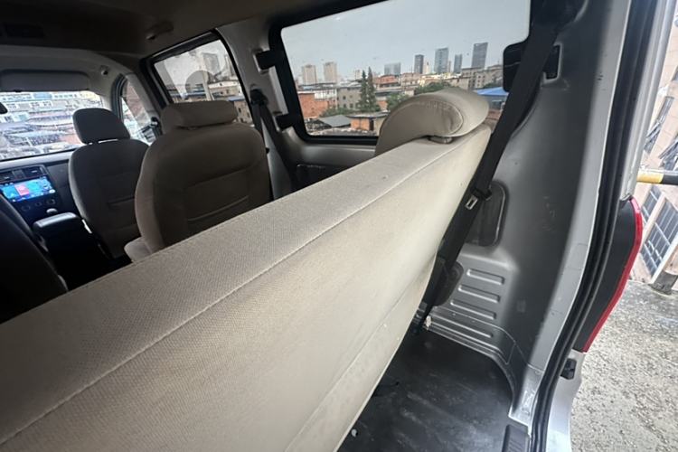 Used Wuling Rongguang V 2018 1.5L Standard Version Interior 6
