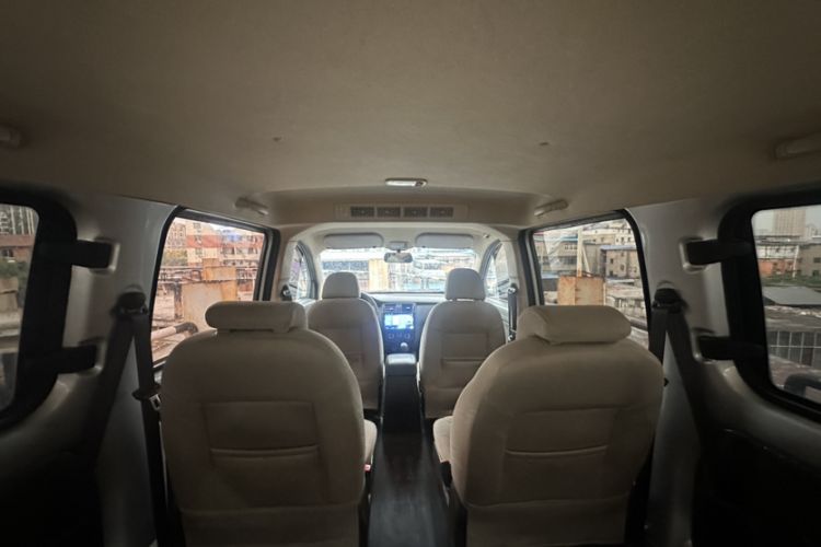 Used Wuling Rongguang V 2018 1.5L Standard Version Interior 8