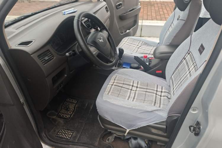 Used Wuling Rongguang V 2018 1.5L Standard Version Left Front Seat