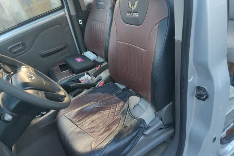 Used Wuling Rongguang V 2018 1.5L Practical Version Left Front Seat