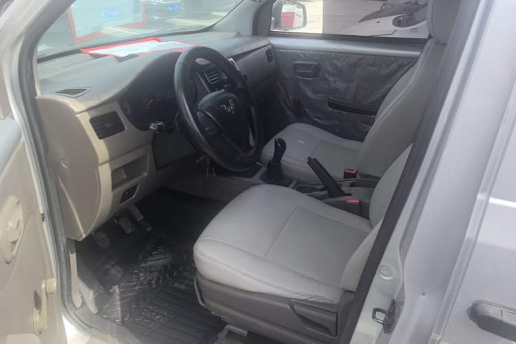 Used Wuling Rongguang V 2018 1.5L Practical Version Left Front Seat