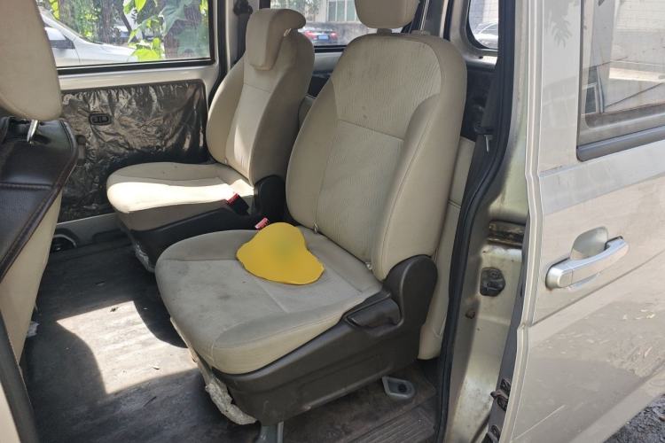 Used Wuling Rongguang V 2018 1.5L Standard Version Left Rear Seat