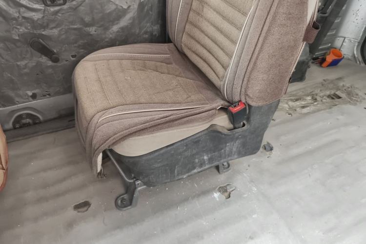 Used Wuling Rongguang V 2018 1.5L Standard Version Left Rear Seat