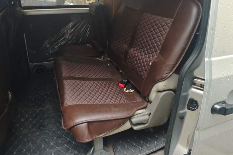 Used Wuling Rongguang V 2018 1.5L Practical Version Left Rear Seat