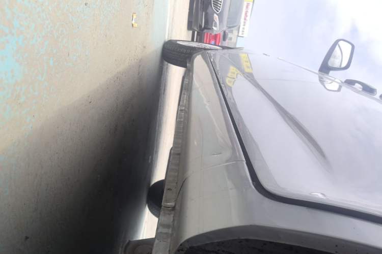 Used Wuling Rongguang V 2018 1.5L Practical Version Left Side Sill