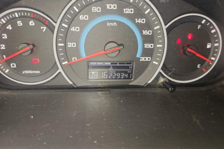 Used Wuling Rongguang V 2018 1.5L Standard Version Odometer Close Up
