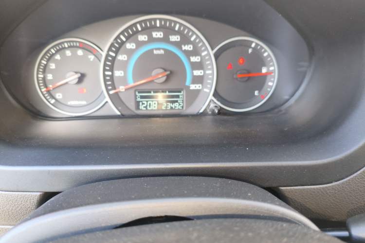 Used Wuling Rongguang V 2018 1.5L Standard Version Odometer Close Up