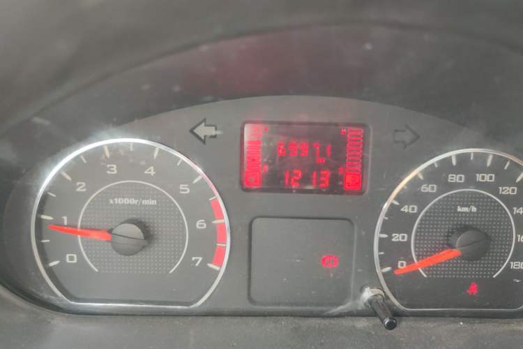 Used Wuling Rongguang V  Odometer Close Up