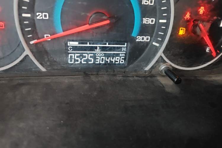 Used Wuling Rongguang V 2018 1.5L Standard Version Odometer Close Up