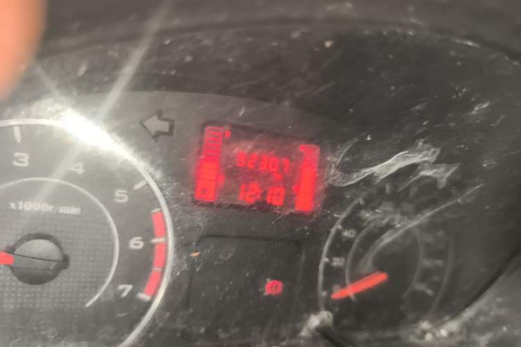 Used Wuling Rongguang V 2018 1.5L Practical Version Odometer Close Up