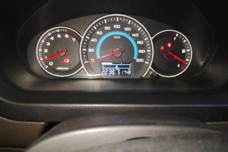 Used Wuling Rongguang V 2018 1.5L Standard Version Odometer Close Up