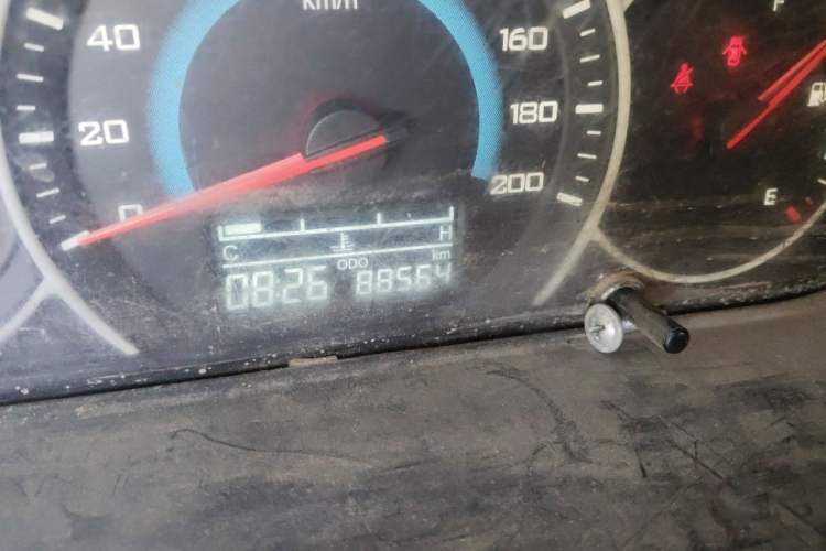 Used Wuling Rongguang V 2018 1.5L Practical Version Odometer Close Up