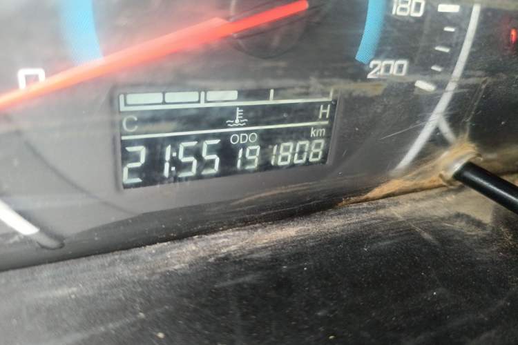 Used Wuling Rongguang V 2018 1.5L Standard Version Odometer Close Up