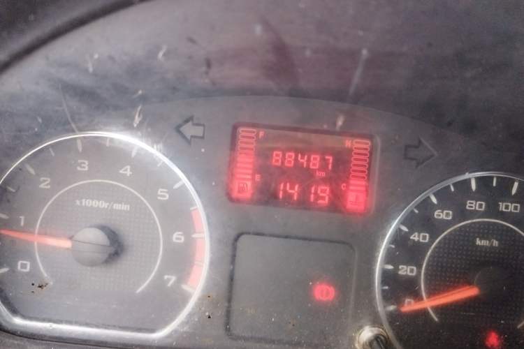 Used Wuling Rongguang V 2018 1.2L Practical Model Odometer Close Up