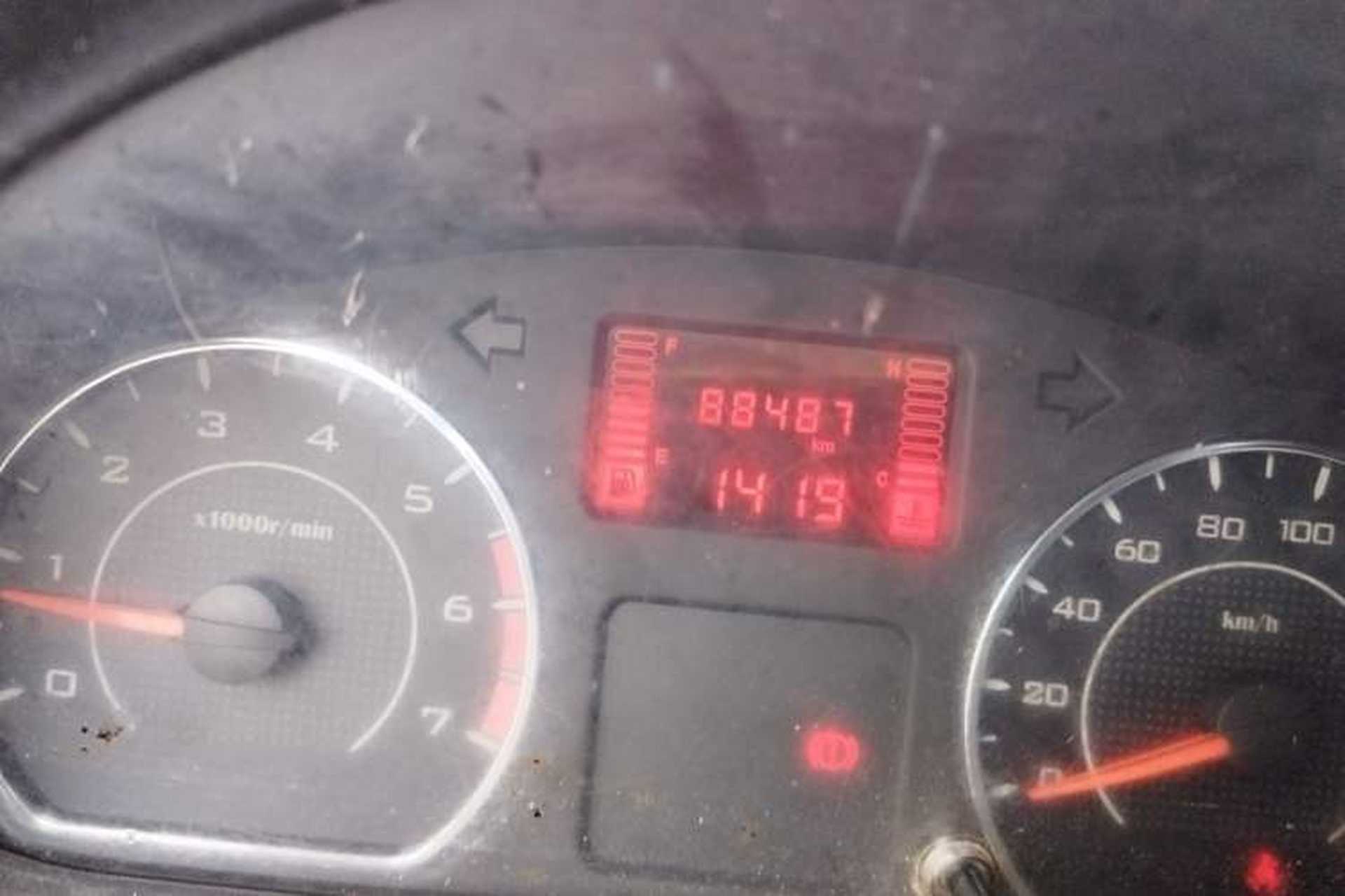 Used Wuling Rongguang V 2018 1.2L Practical Model Odometer Close Up