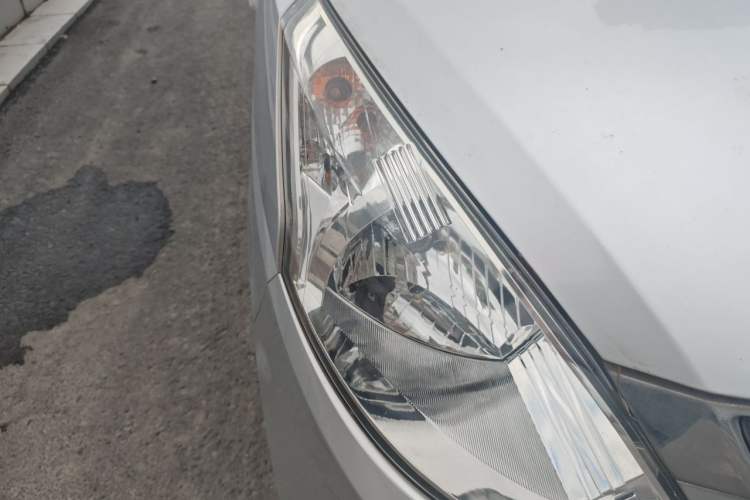 Used Wuling Rongguang V 2018 1.5L Standard Version Right Front Headlight