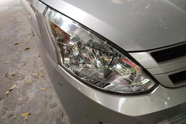Used Wuling Rongguang V 2018 1.5L Practical Version Right Front Headlight